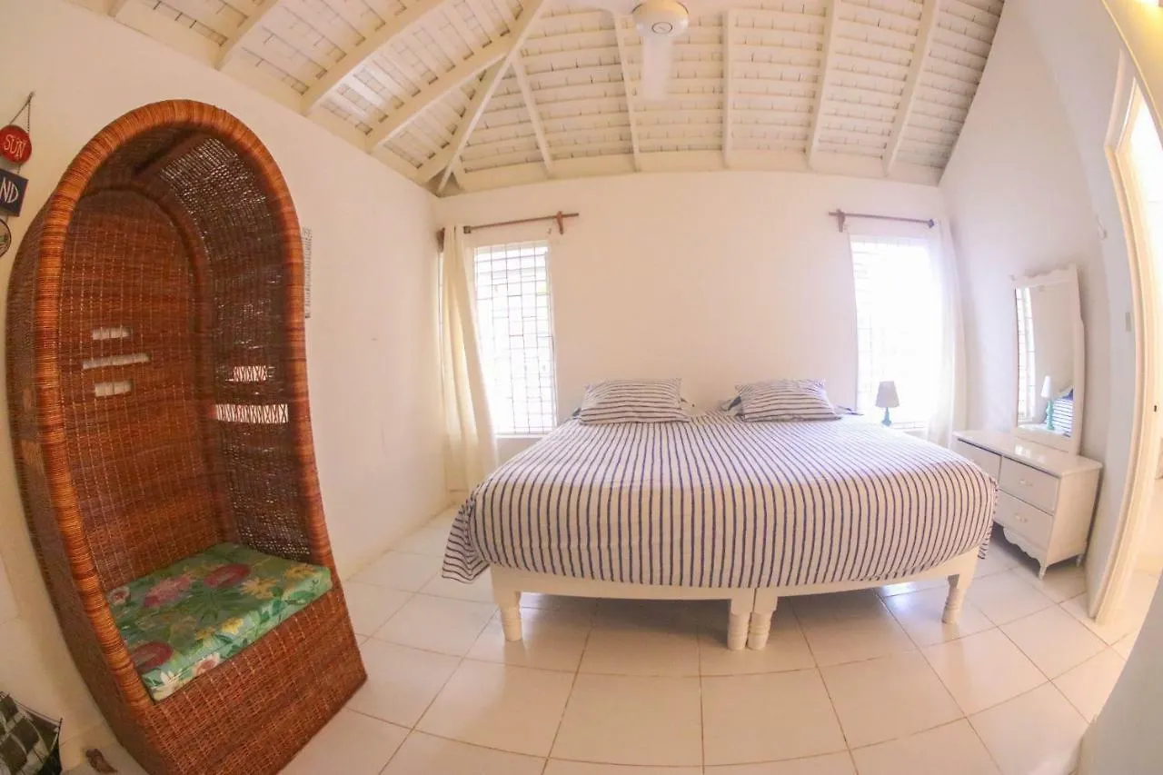 Дом отдыха One Rythm-Beach Villa Silver Sands